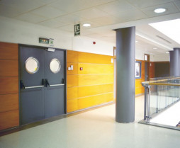 Puerta y senal 10 42434