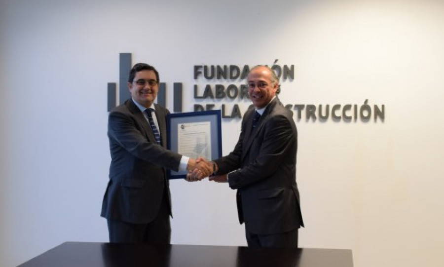 Entrega certificado audelco izqda. enrique corral. dcha. alfonso masoliver 10 junio19 41432