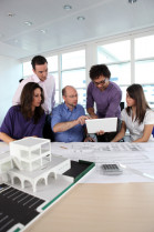 Arquitectos revision123rf b 1849 13124