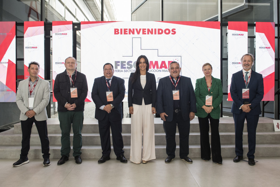 Foto de Familia. Inauguracion Fescomad 2022