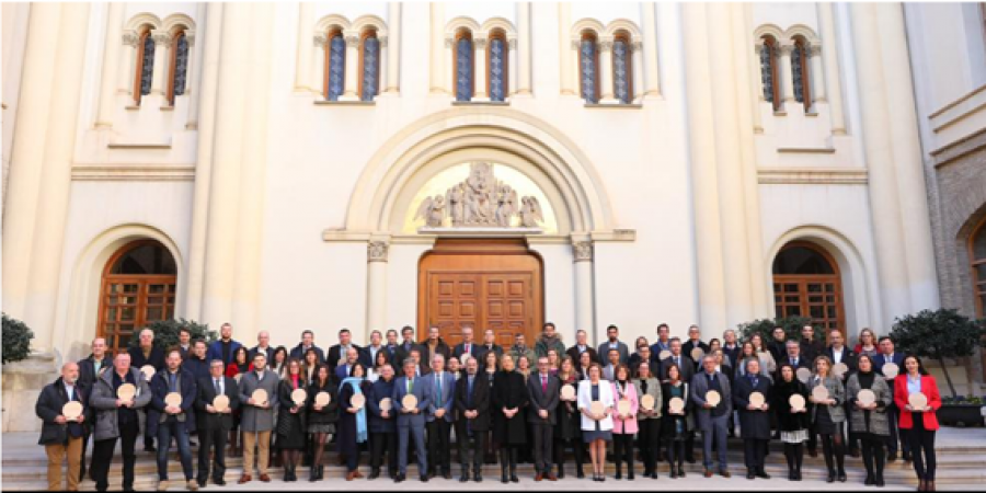 Foto de familia de los premiados