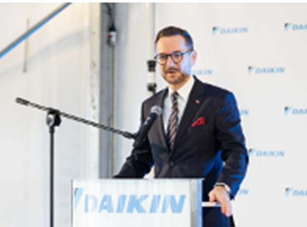 2023 04 19 12 34 09 NdP. Daikin Europe inicia la construcciou0301n de la primera fau0301brica polaca de bomb
