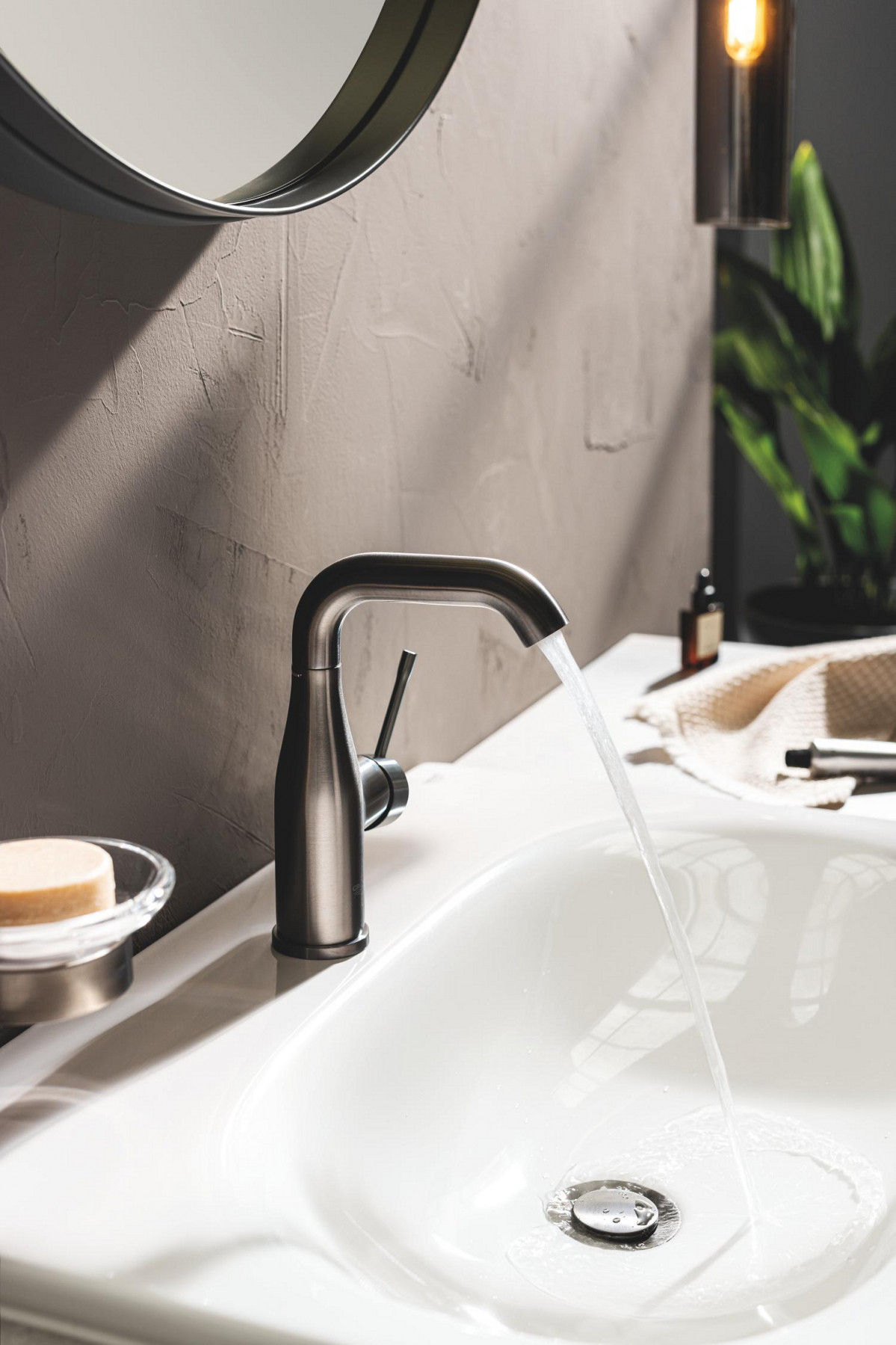 GROHE Essence brushed hard graphite