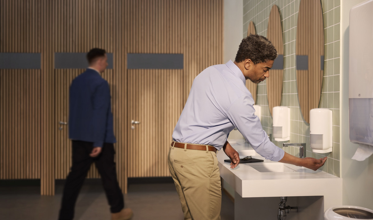 Tork Office 2023 Efficiently run restroom
