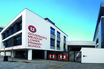 Vic 11 Gibraltar Governor Meadow School copiar