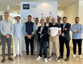 Equipo comercial de Grupo Ibricks en las instalaciones de Grohe